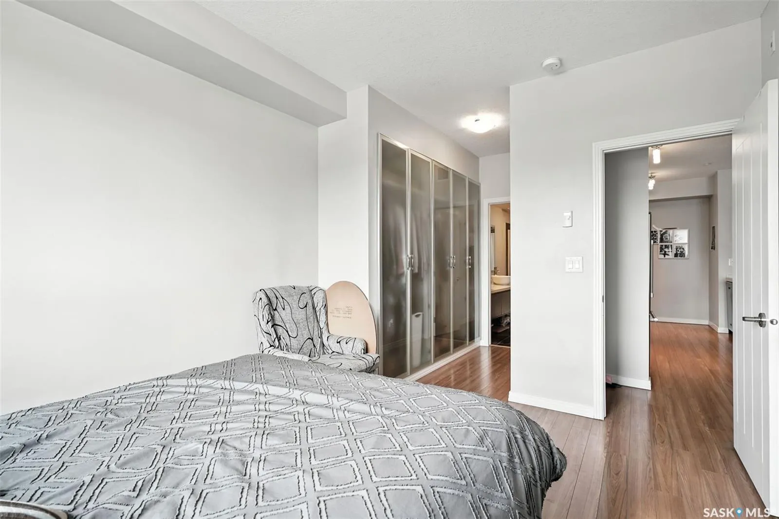 235 Evergreen SQUARE, #113