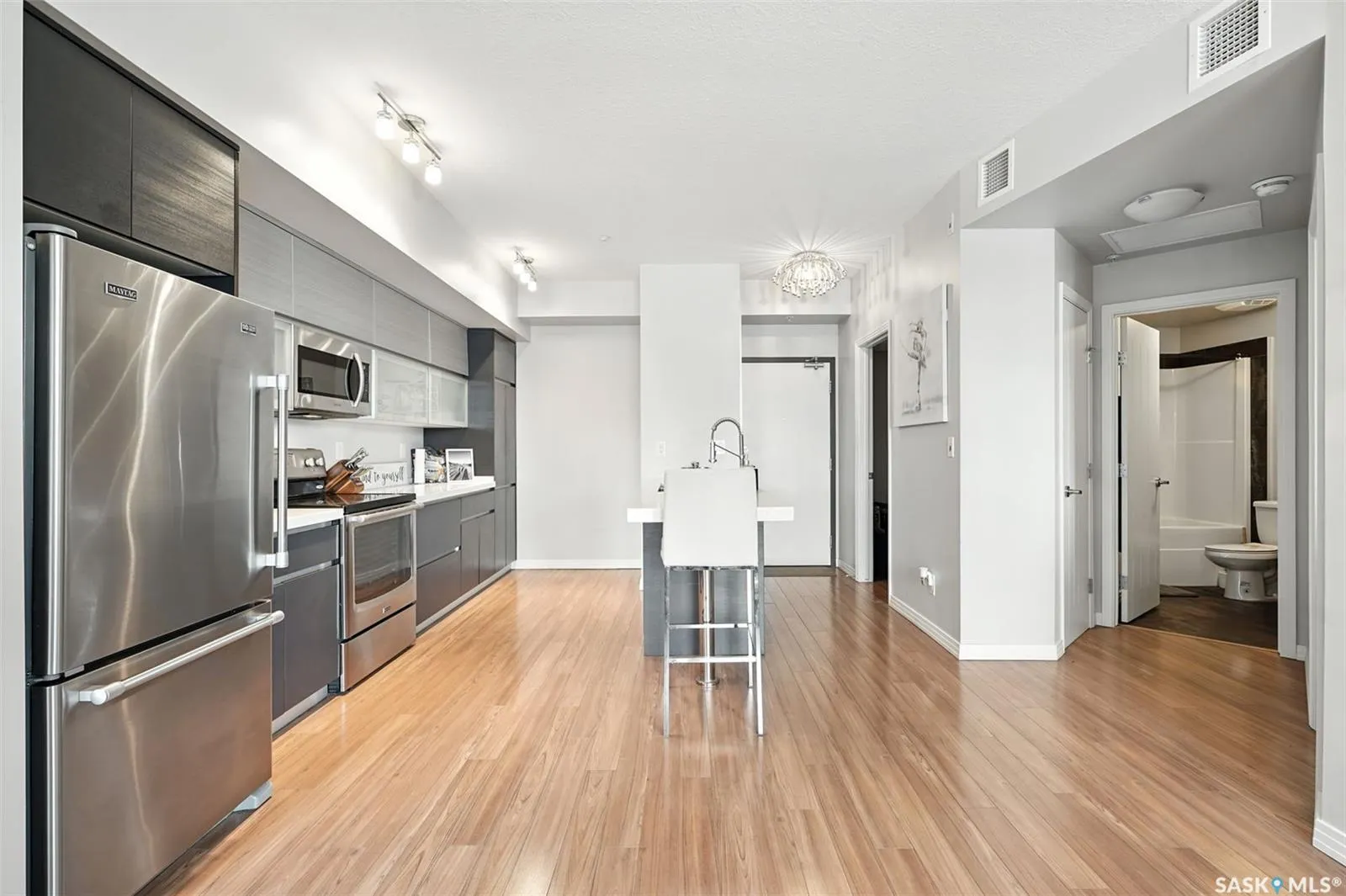 235 Evergreen SQUARE, #113