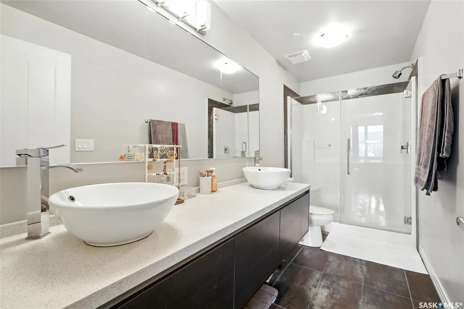 235 Evergreen SQUARE, #113