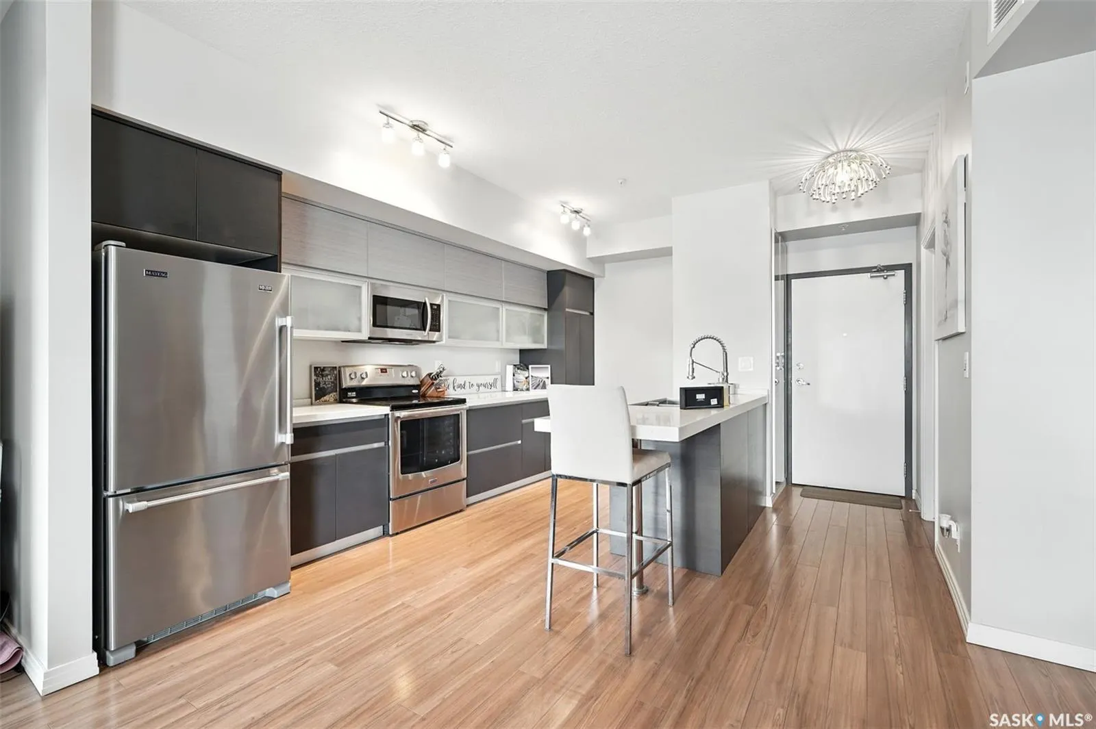 235 Evergreen SQUARE, #113
