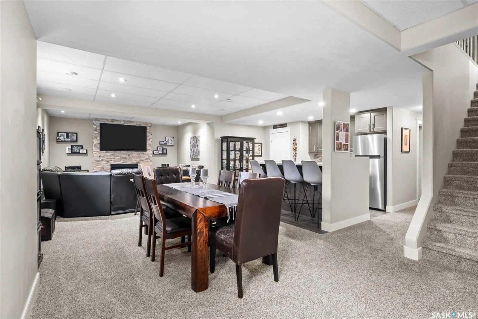 28 Smiley DRIVE