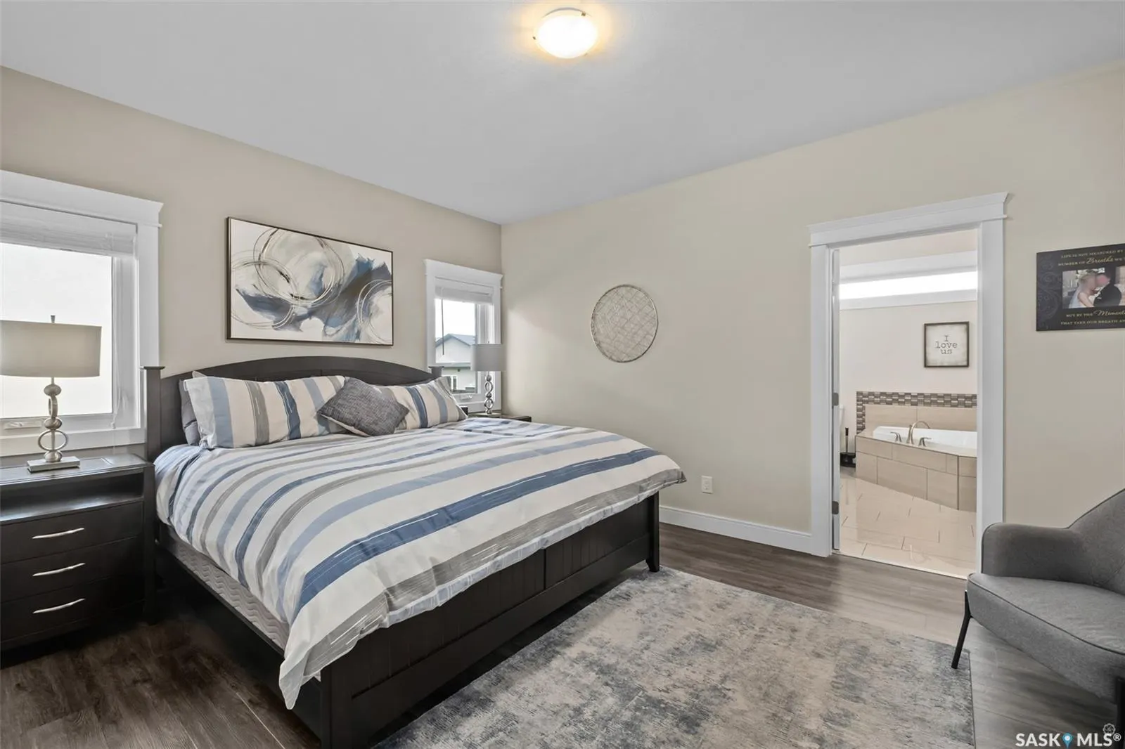 28 Smiley DRIVE