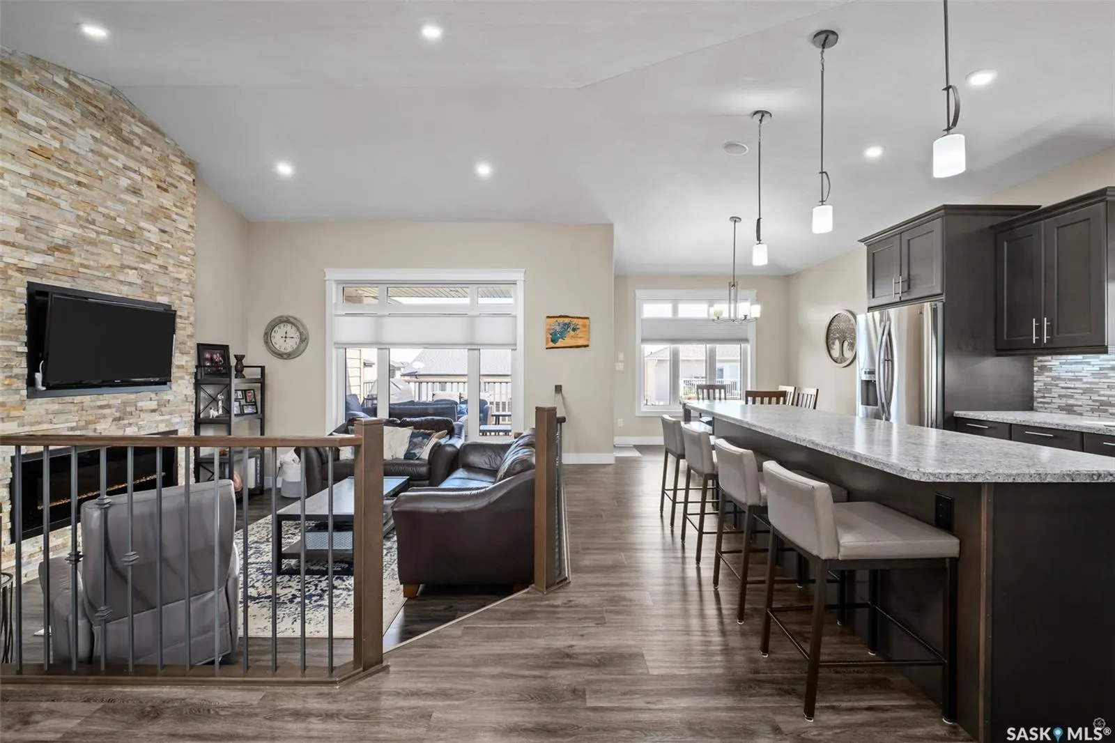 28 Smiley DRIVE