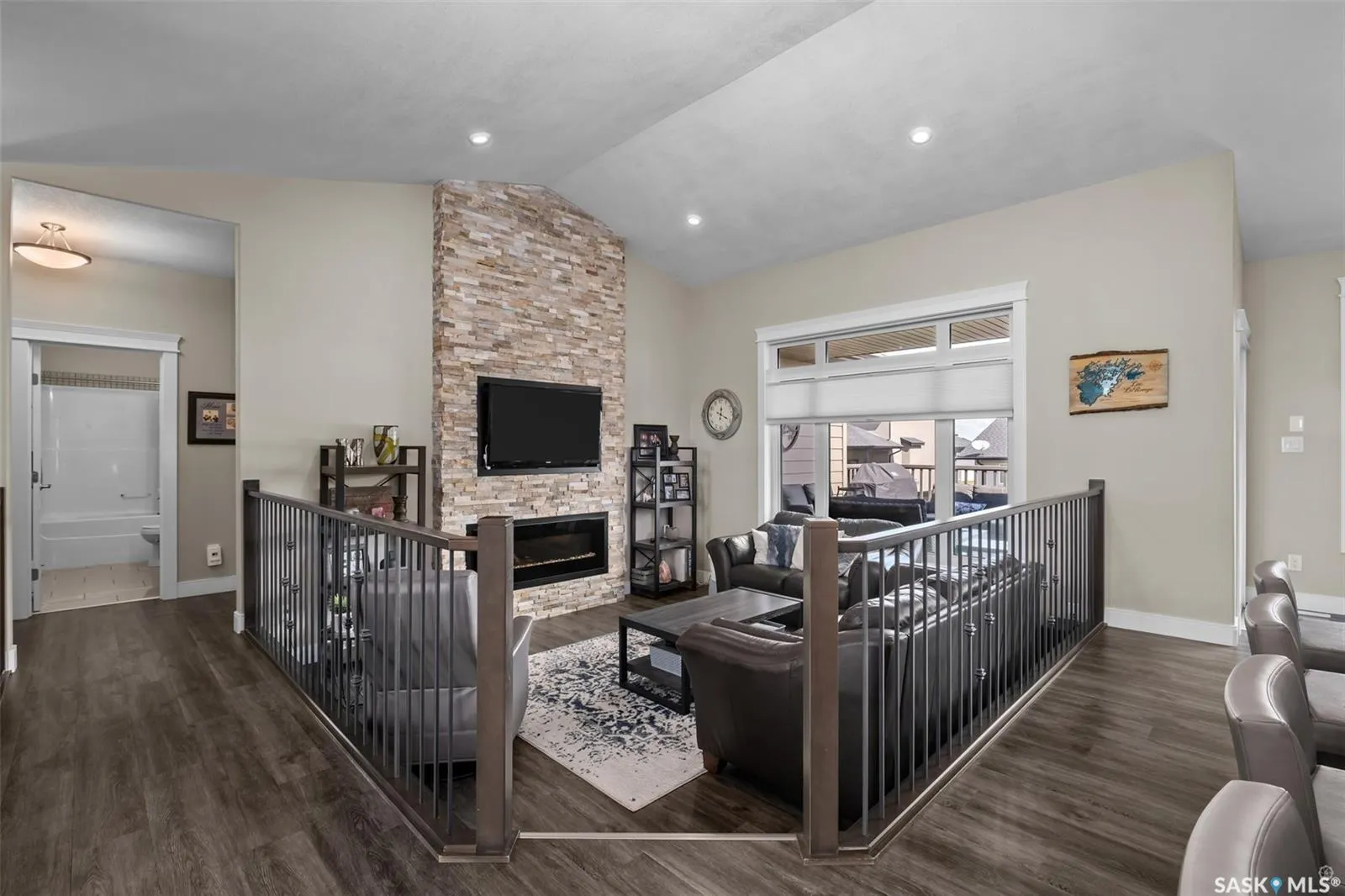 28 Smiley DRIVE