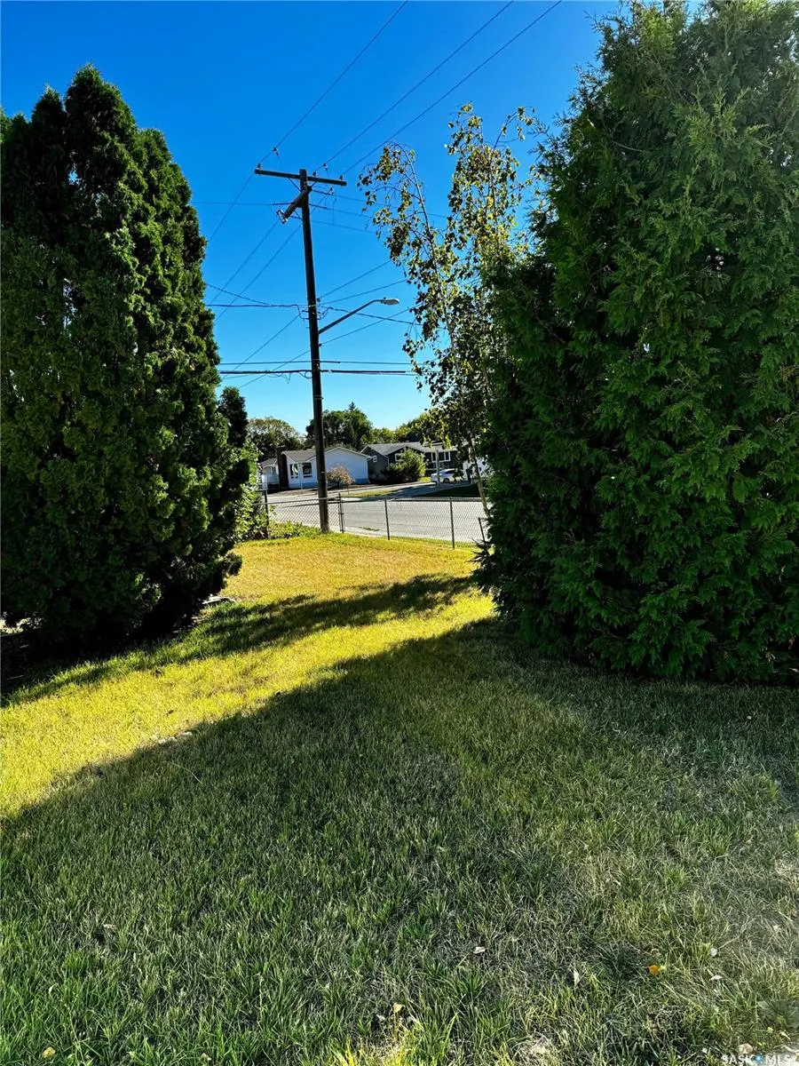 305 3rd AVENUE NE