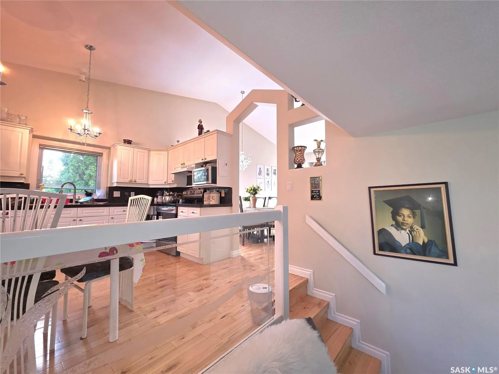 306 Blackthorn CRESCENT