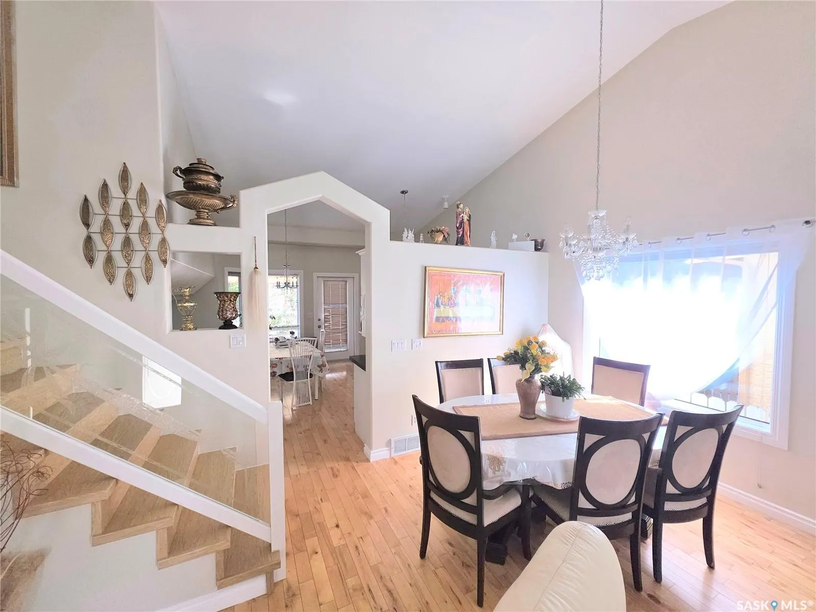 306 Blackthorn CRESCENT