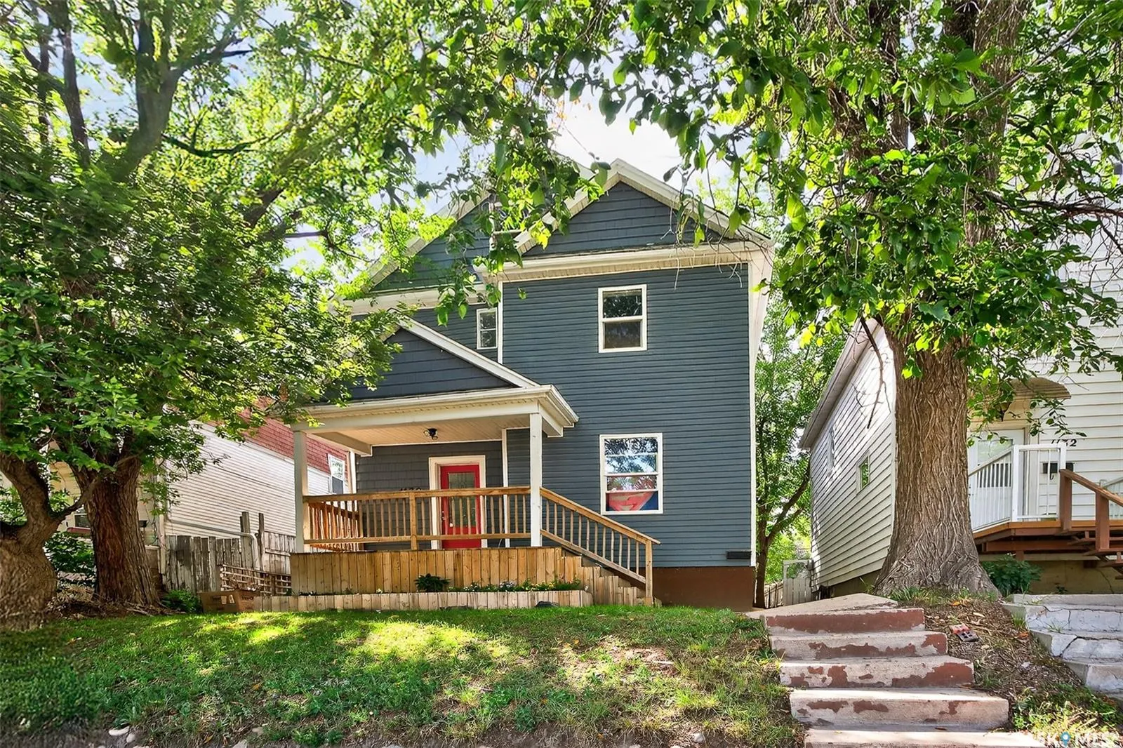1130 Main STREET N