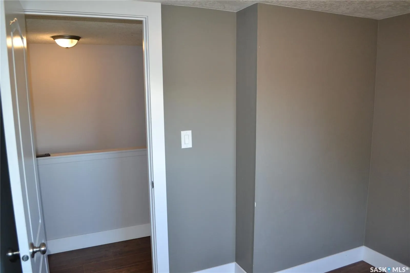 210 6th AVENUE SW