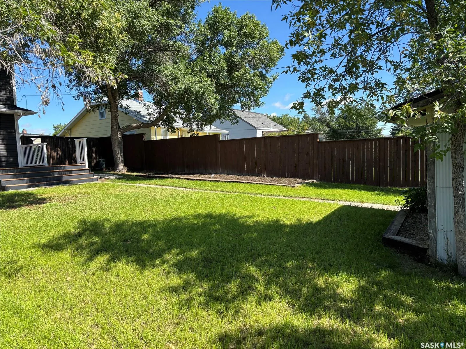 210 6th AVENUE SW
