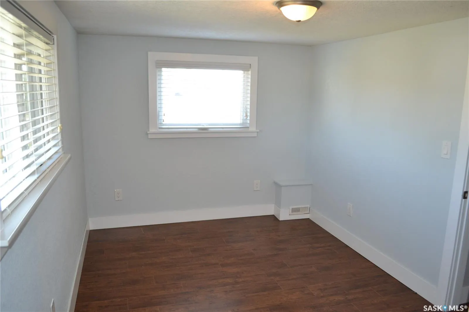 210 6th AVENUE SW