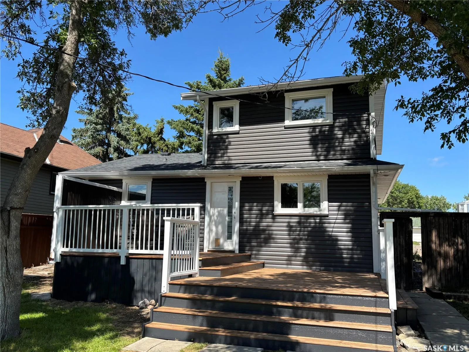 210 6th AVENUE SW