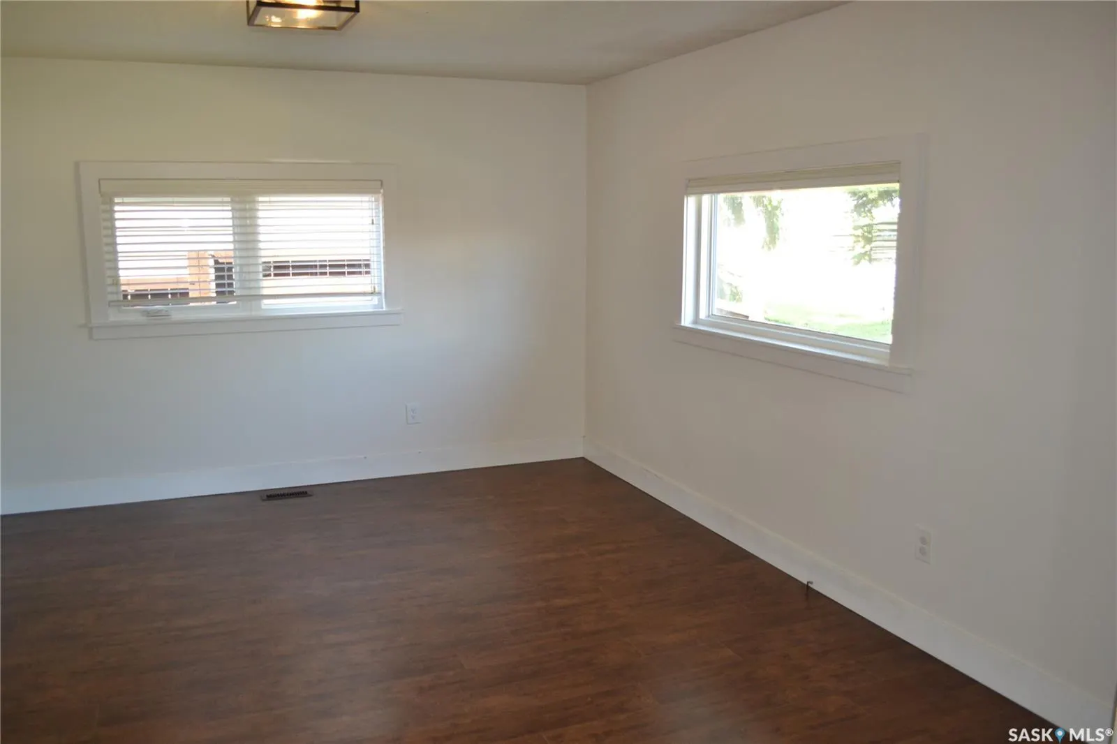 210 6th AVENUE SW