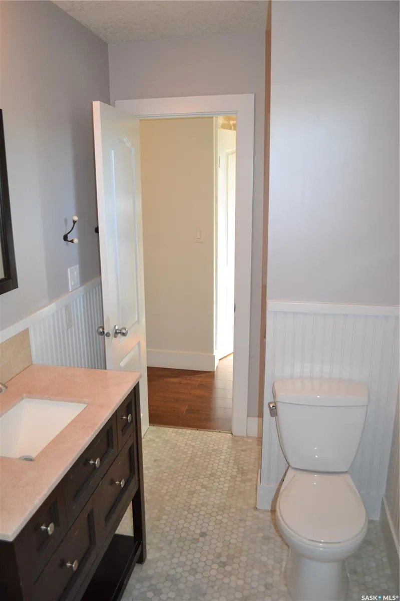 210 6th AVENUE SW