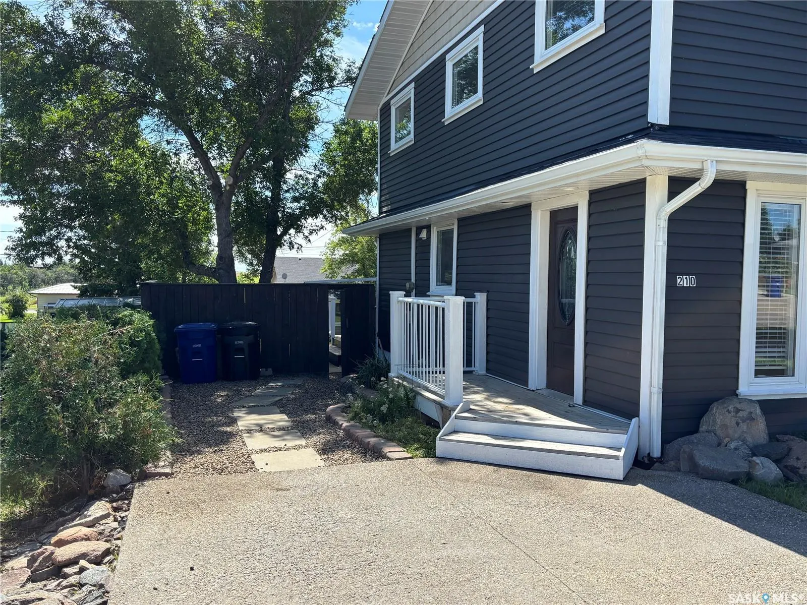 210 6th AVENUE SW