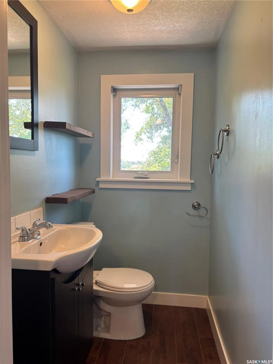 210 6th AVENUE SW