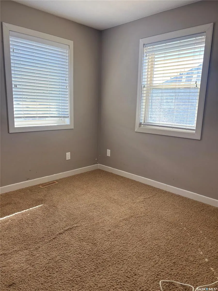1703 Patrick CRESCENT, #8