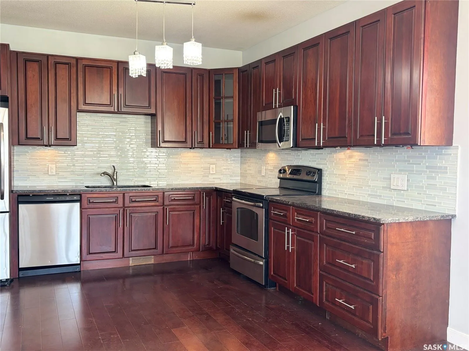 1703 Patrick CRESCENT, #8