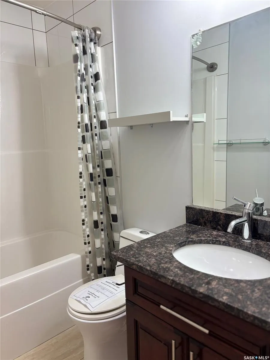 1703 Patrick CRESCENT, #8
