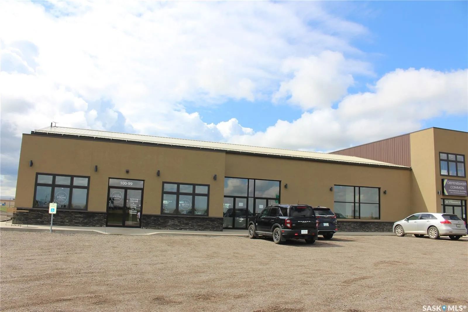99 Diefenbaker DRIVE, #100