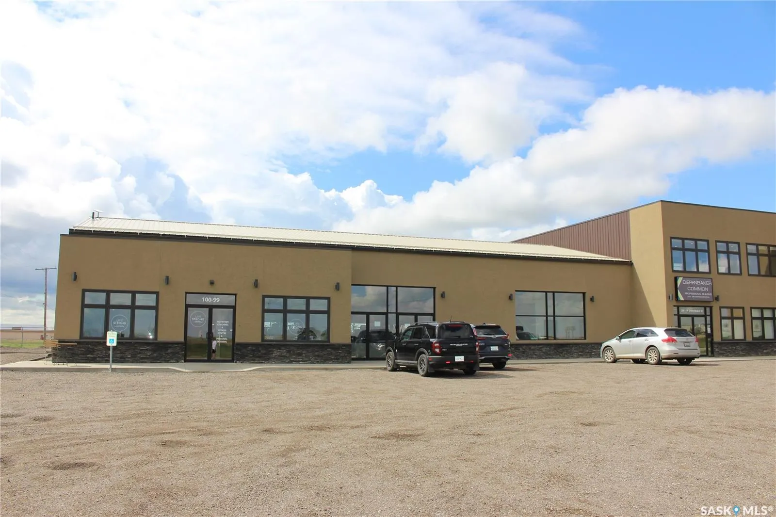 99 Diefenbaker DRIVE, #100