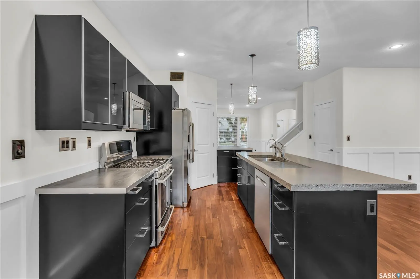 636 7th STREET E