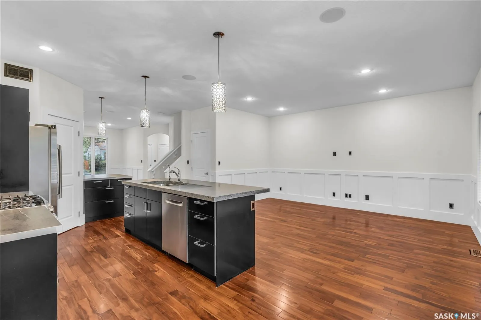 636 7th STREET E