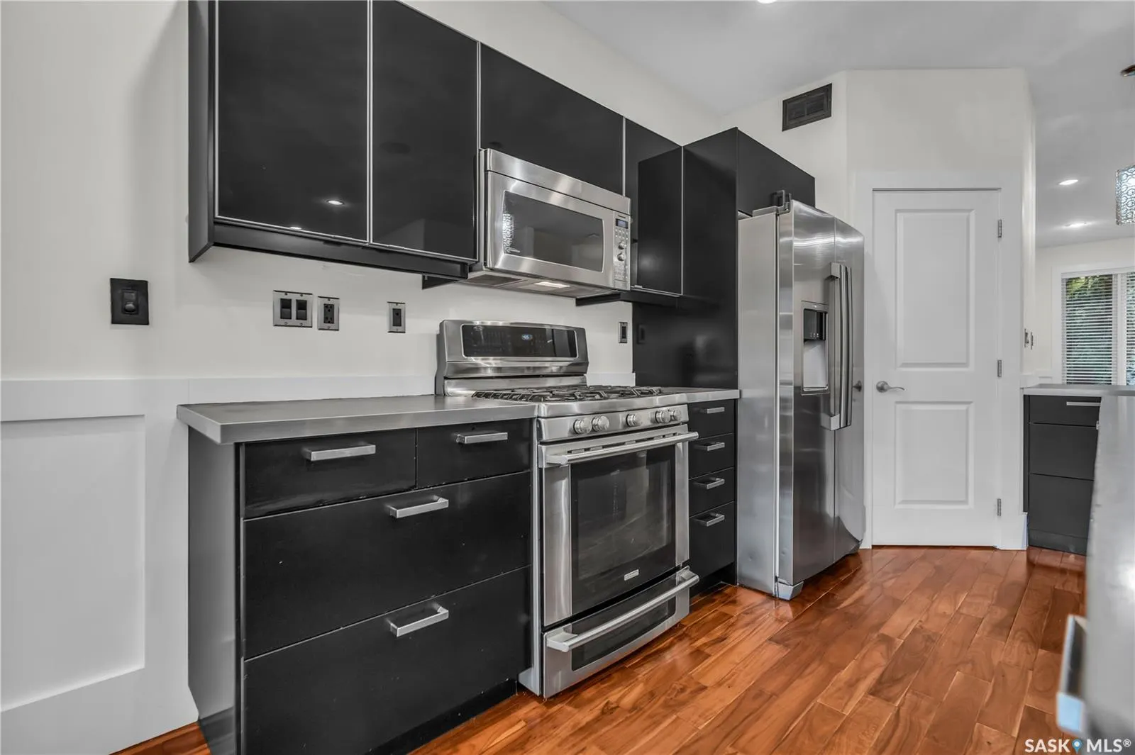 636 7th STREET E