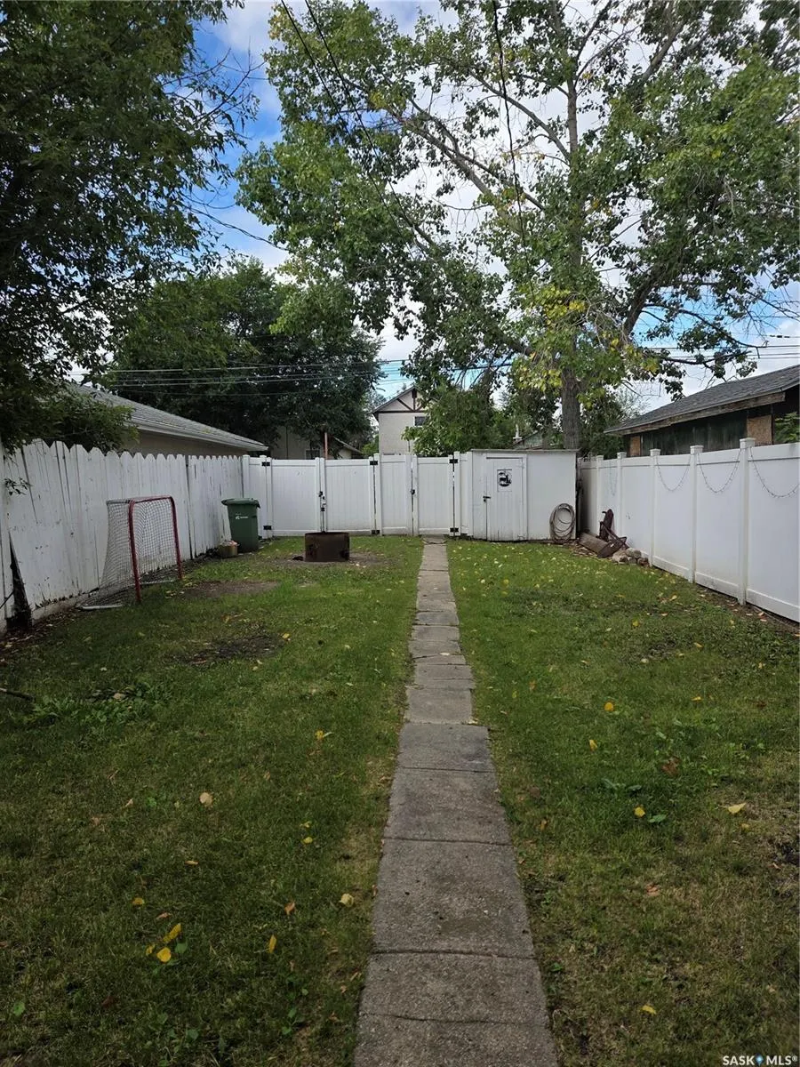 810 Cameron STREET
