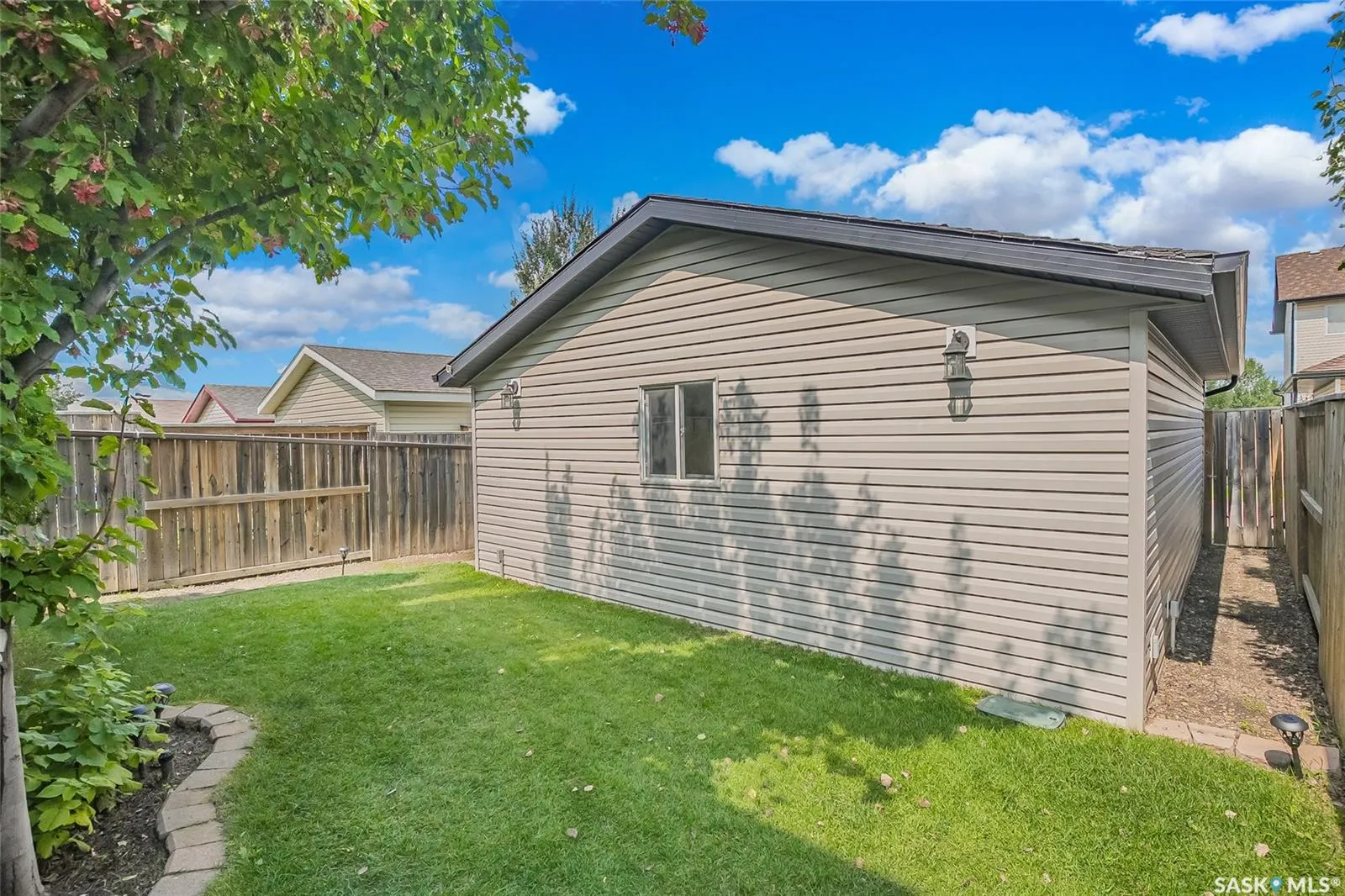 335 Lynd LANE