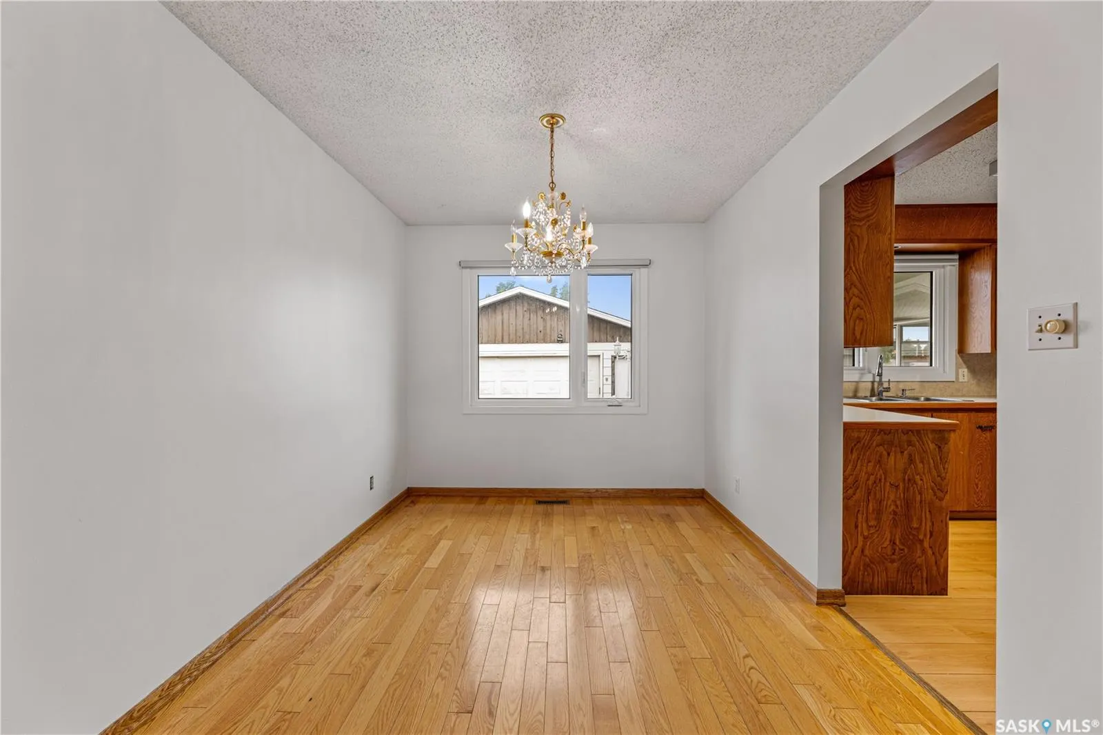 206 Postnikoff CRESCENT