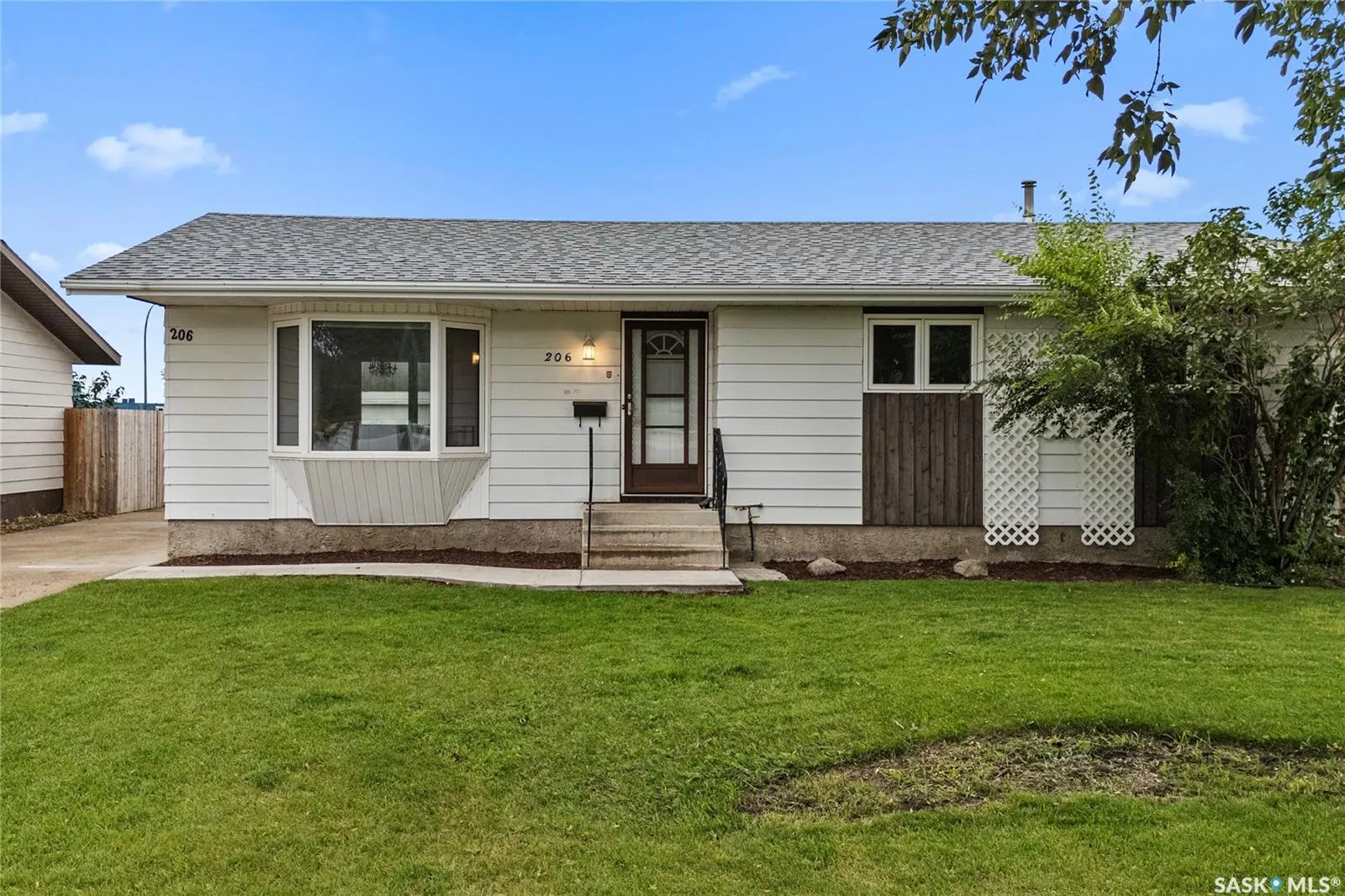 206 Postnikoff CRESCENT
