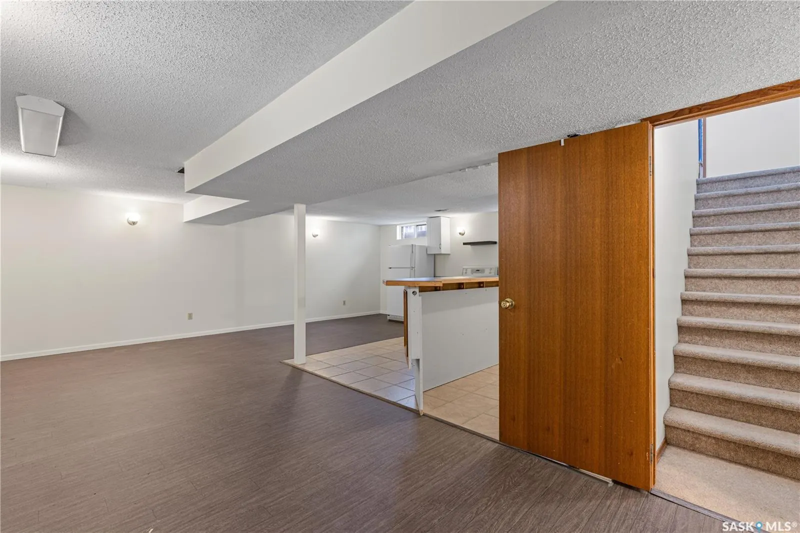 206 Postnikoff CRESCENT