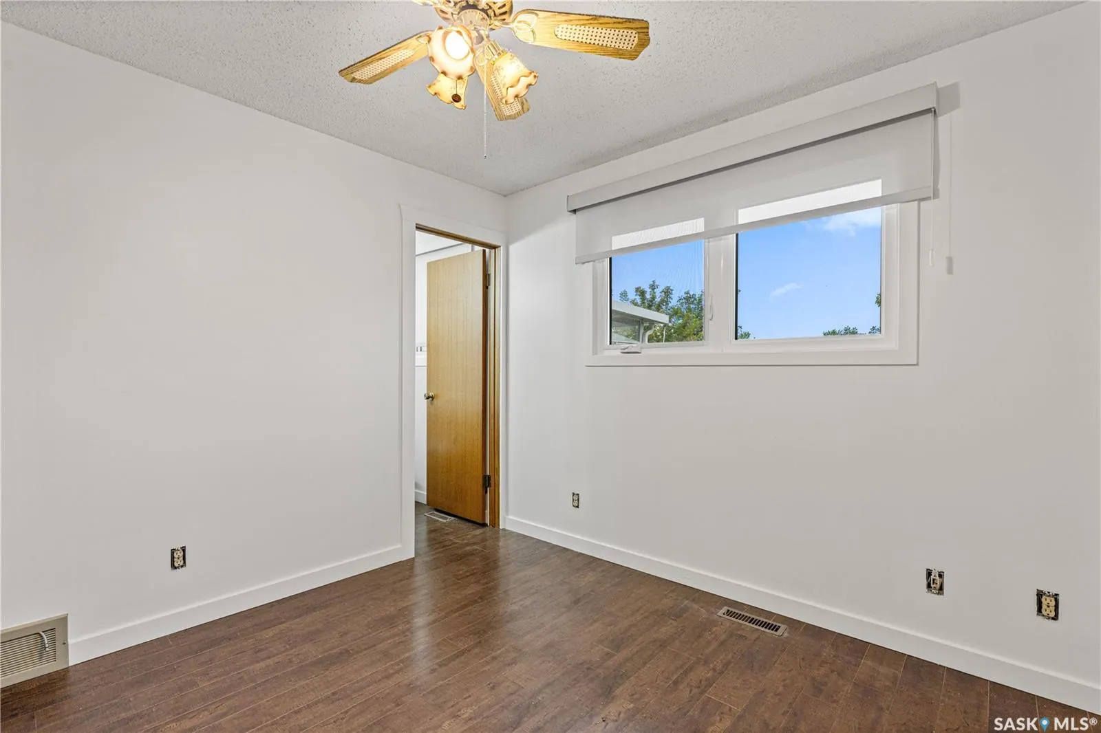 206 Postnikoff CRESCENT