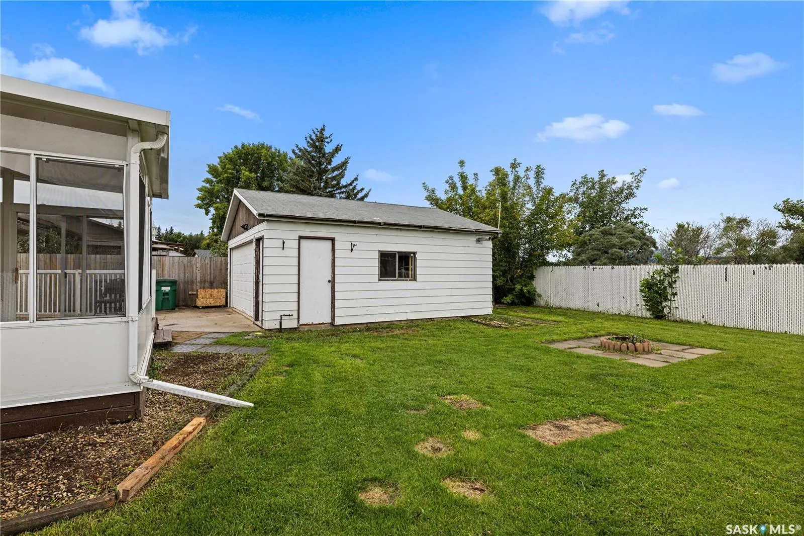 206 Postnikoff CRESCENT
