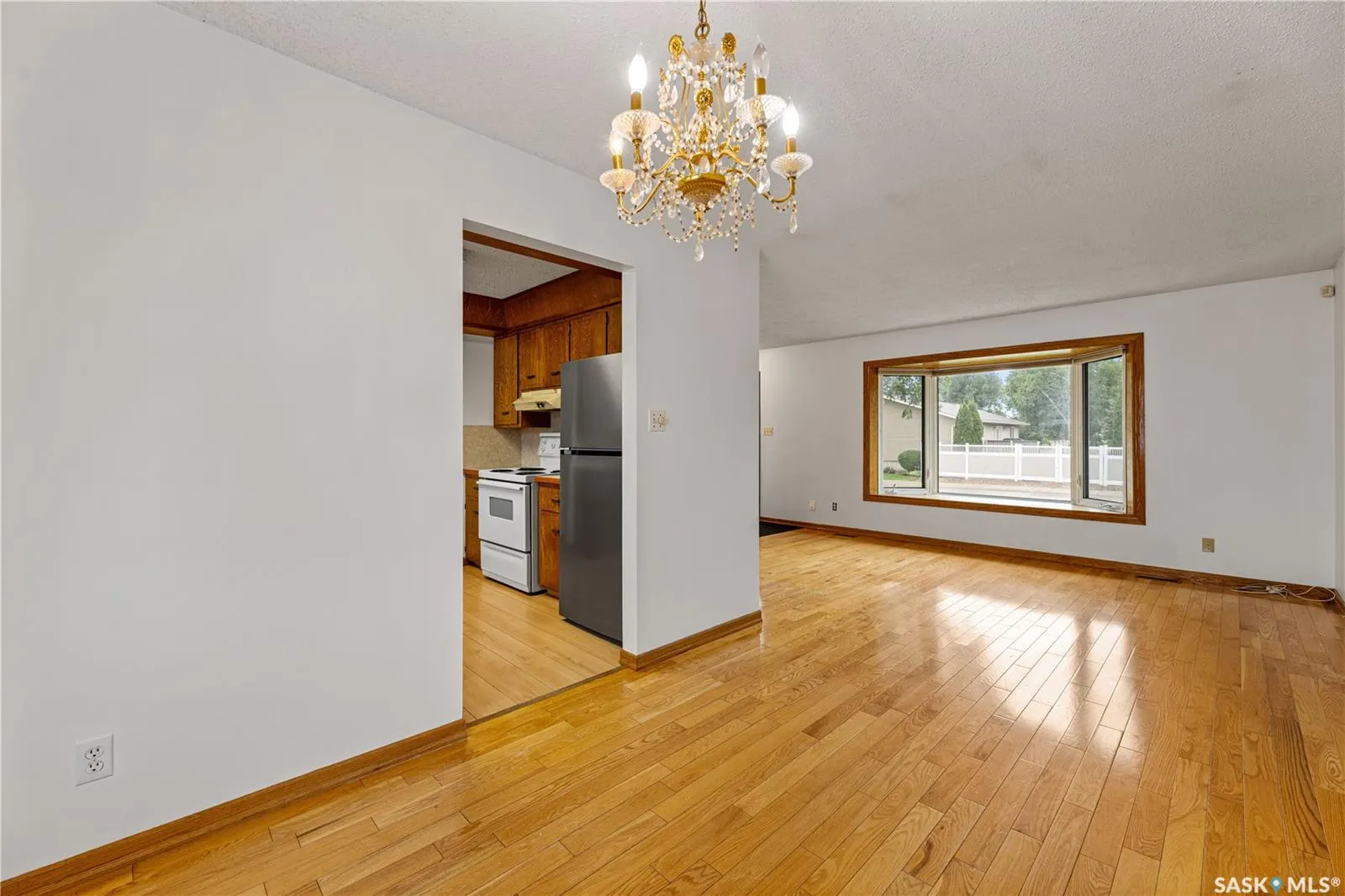 206 Postnikoff CRESCENT