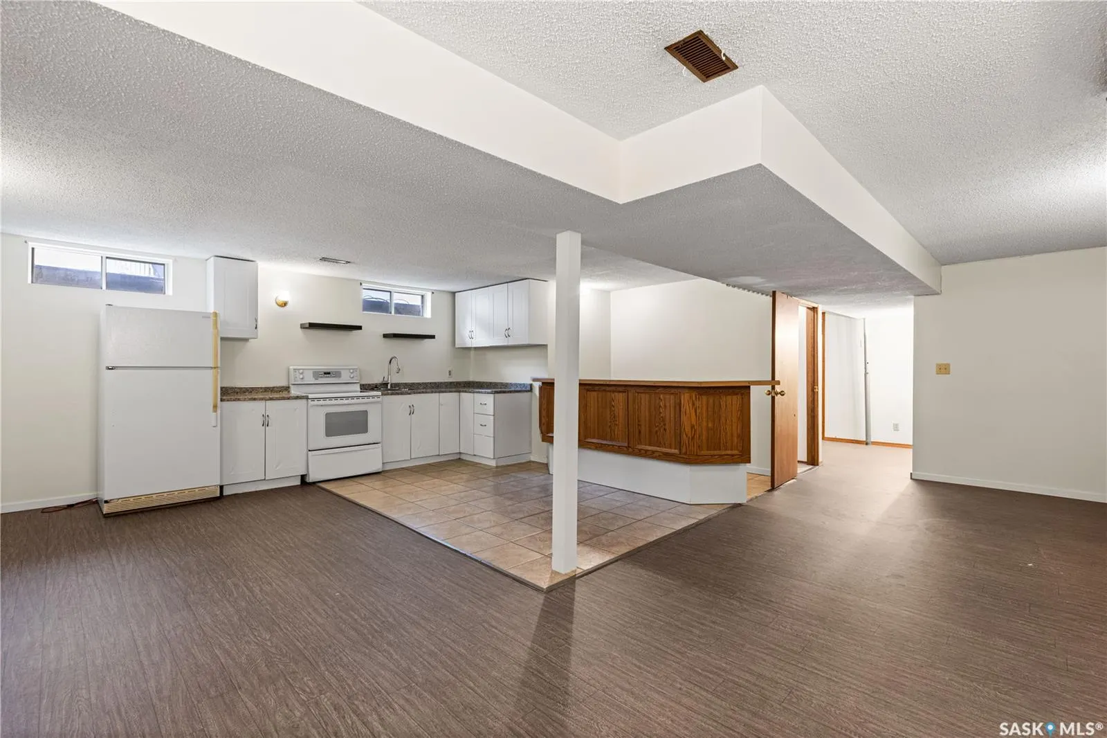 206 Postnikoff CRESCENT