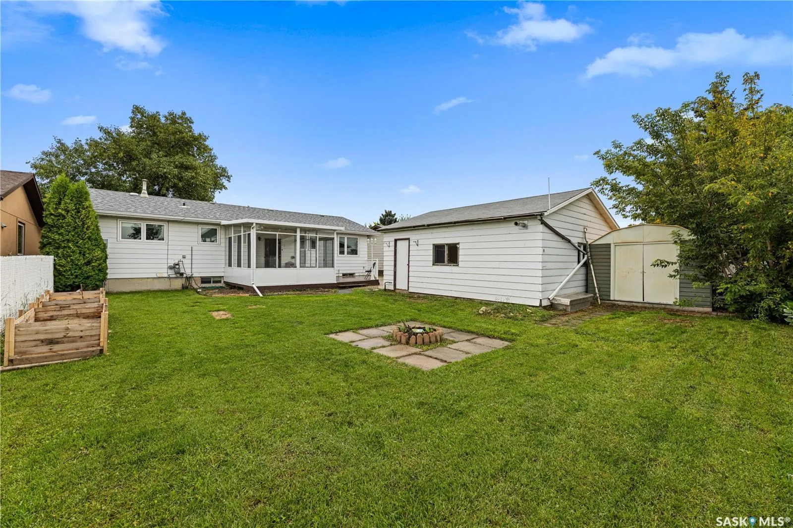 206 Postnikoff CRESCENT