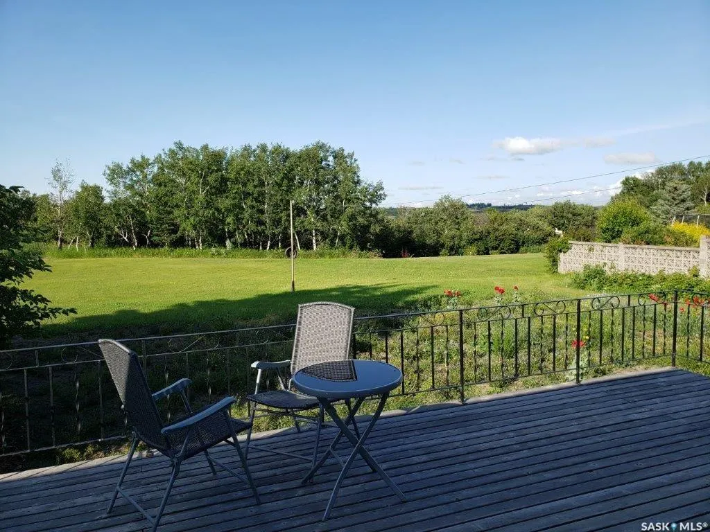 252 Riverbend CRESCENT