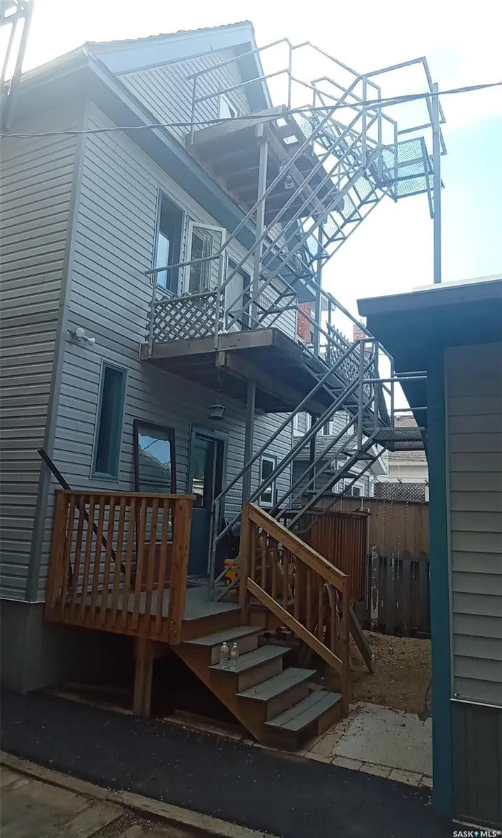 2230 Retallack STREET