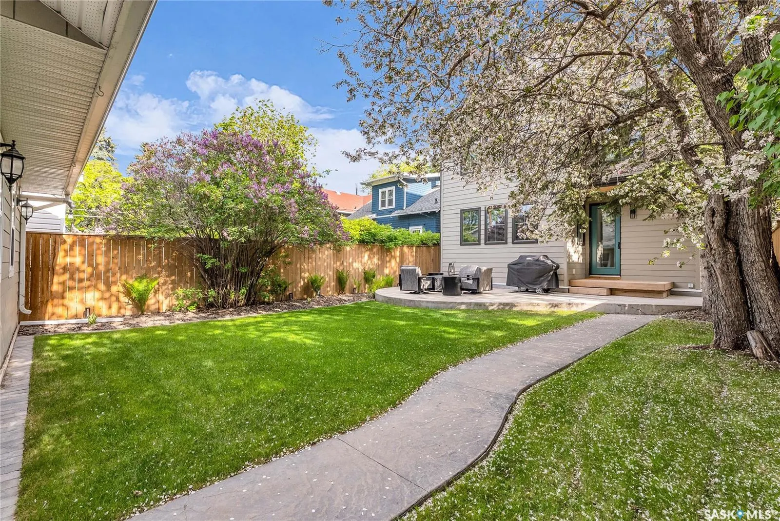 811 Colony STREET