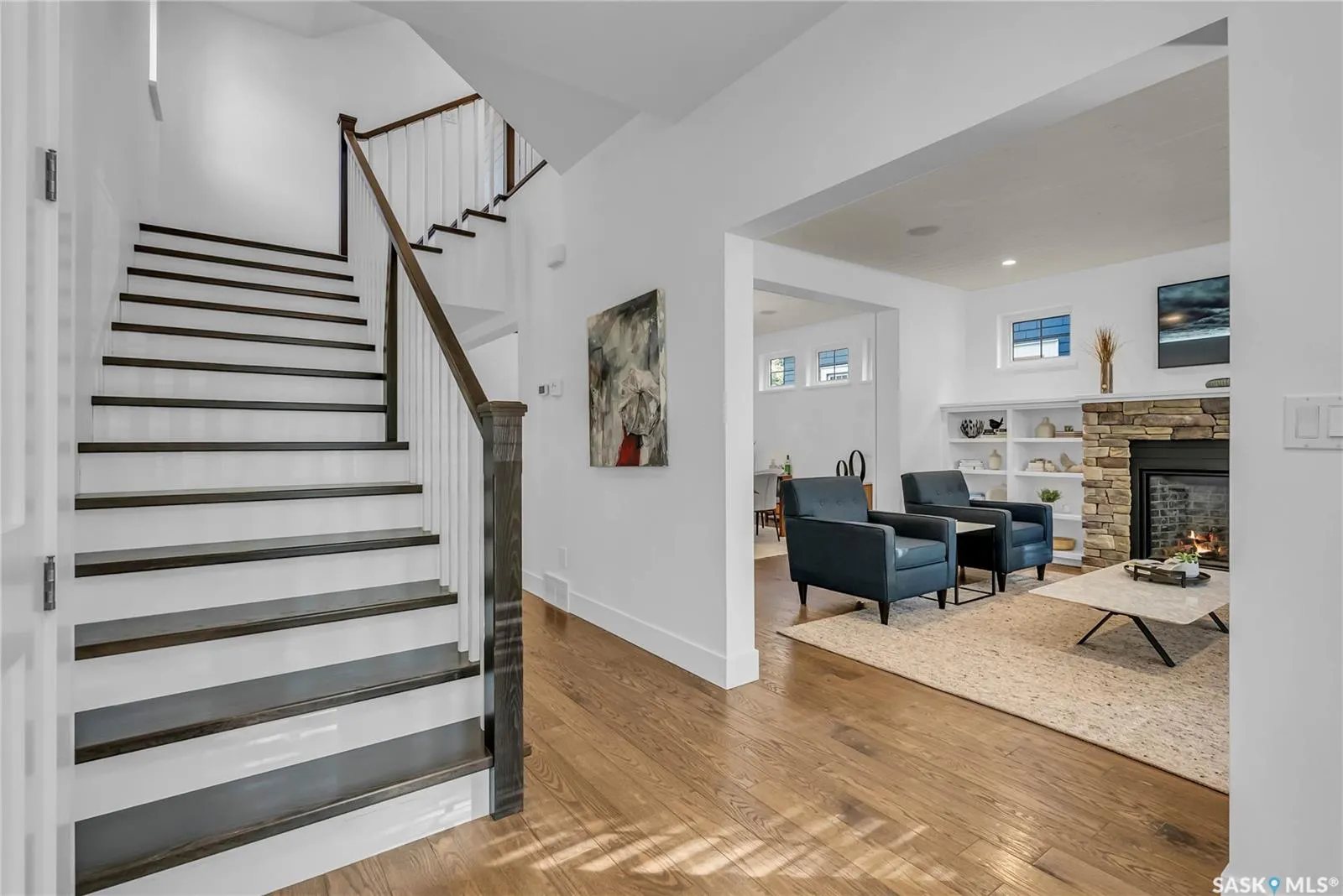 811 Colony STREET