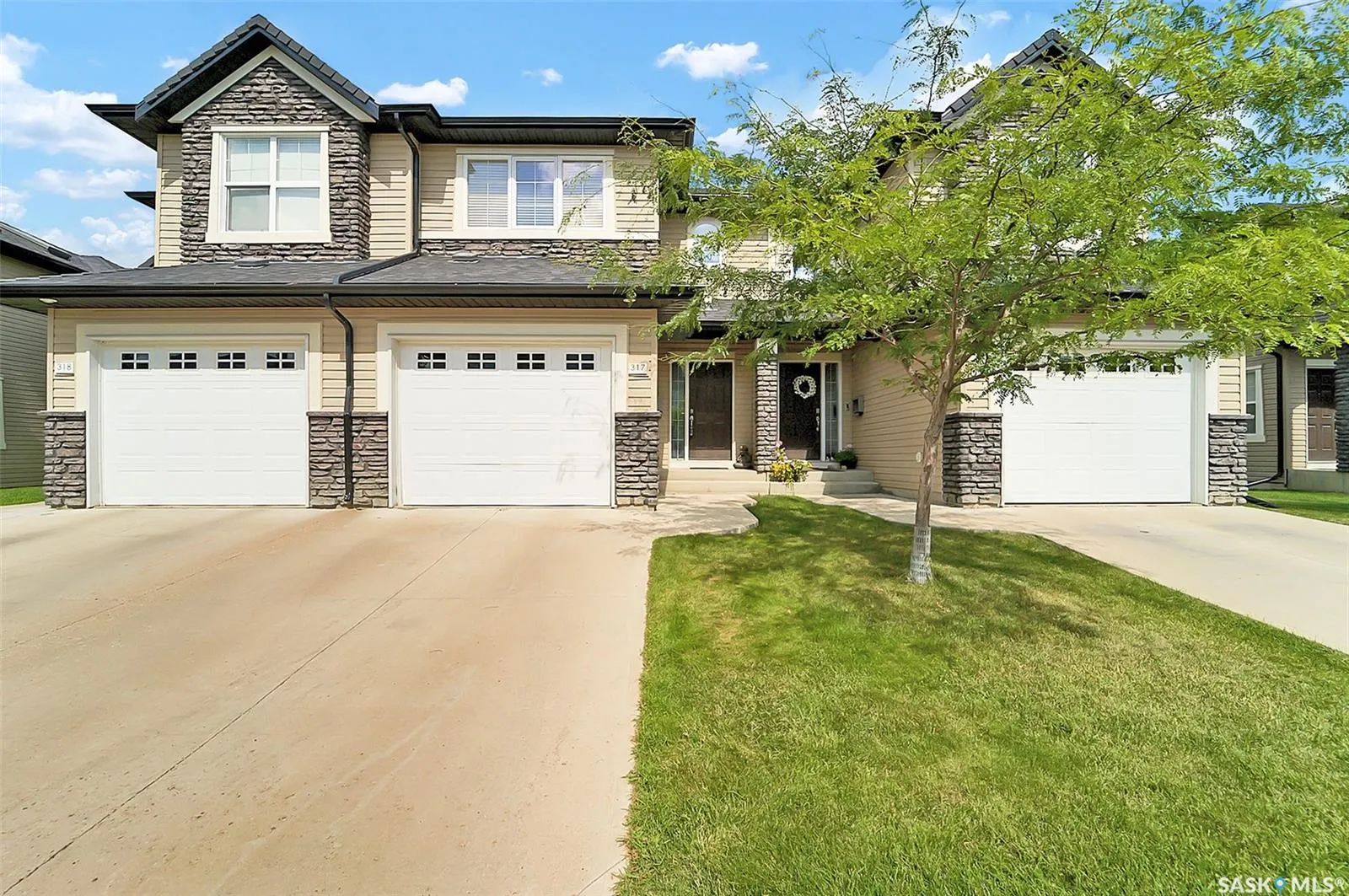 410 Ledingham WAY, #317