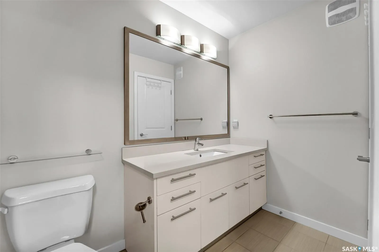 410 Ledingham WAY, #317