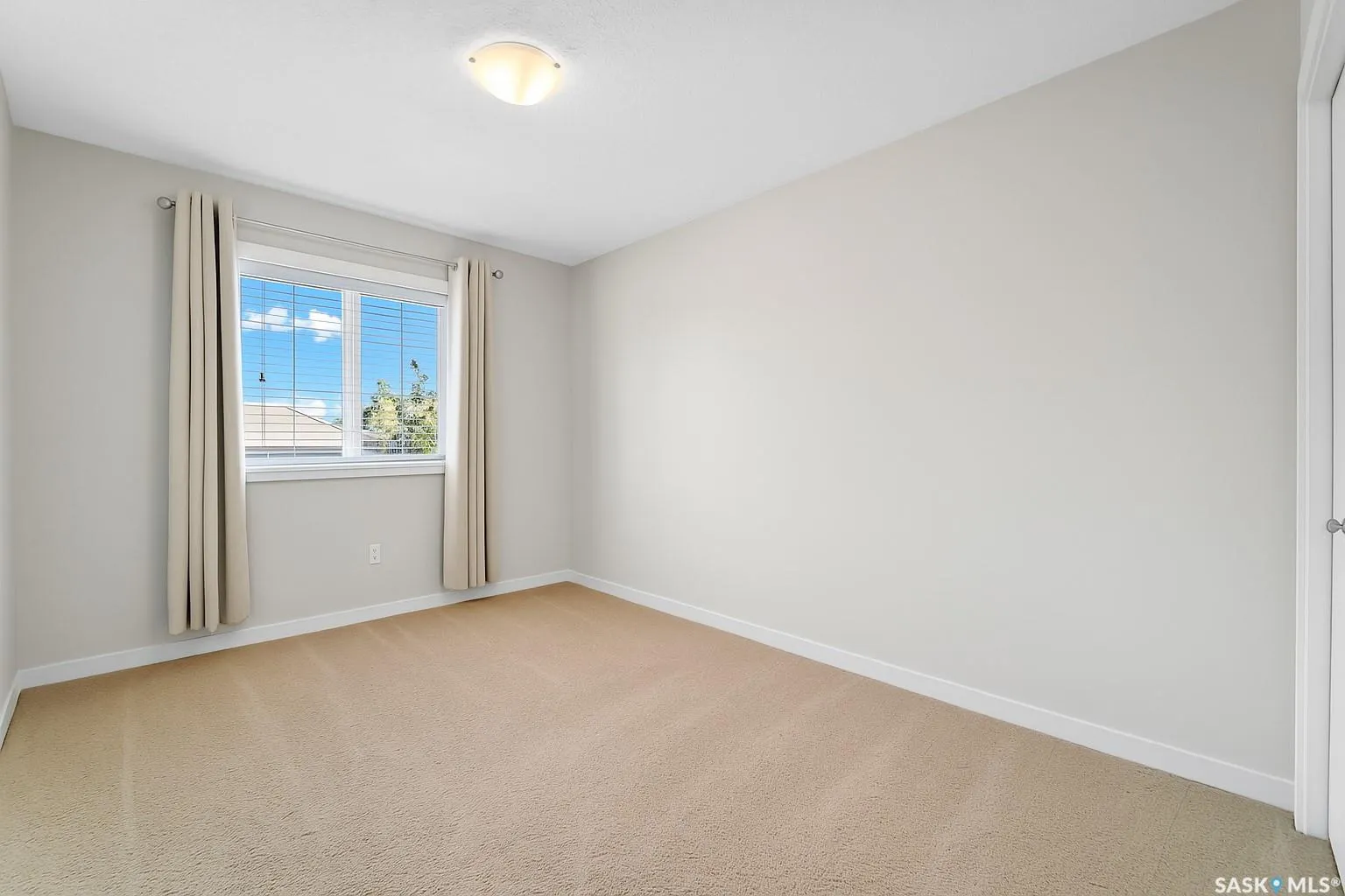 410 Ledingham WAY, #317