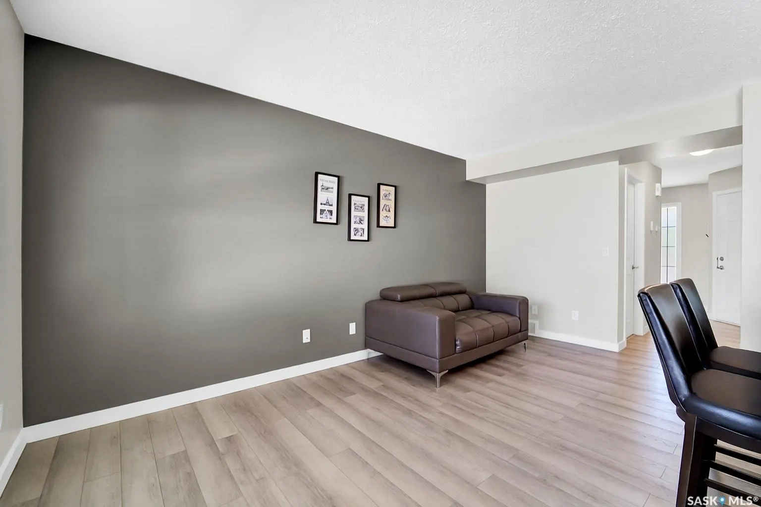 410 Ledingham WAY, #317