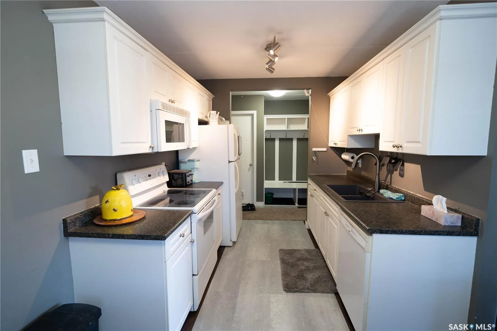20 Assiniboine DRIVE, #38