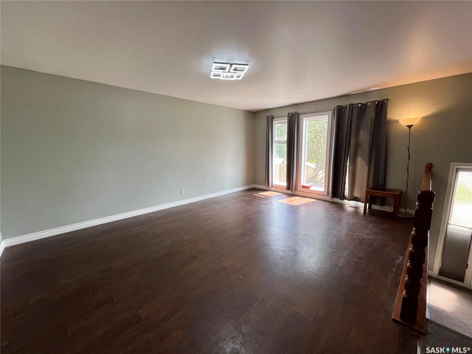 404 Parsons AVENUE