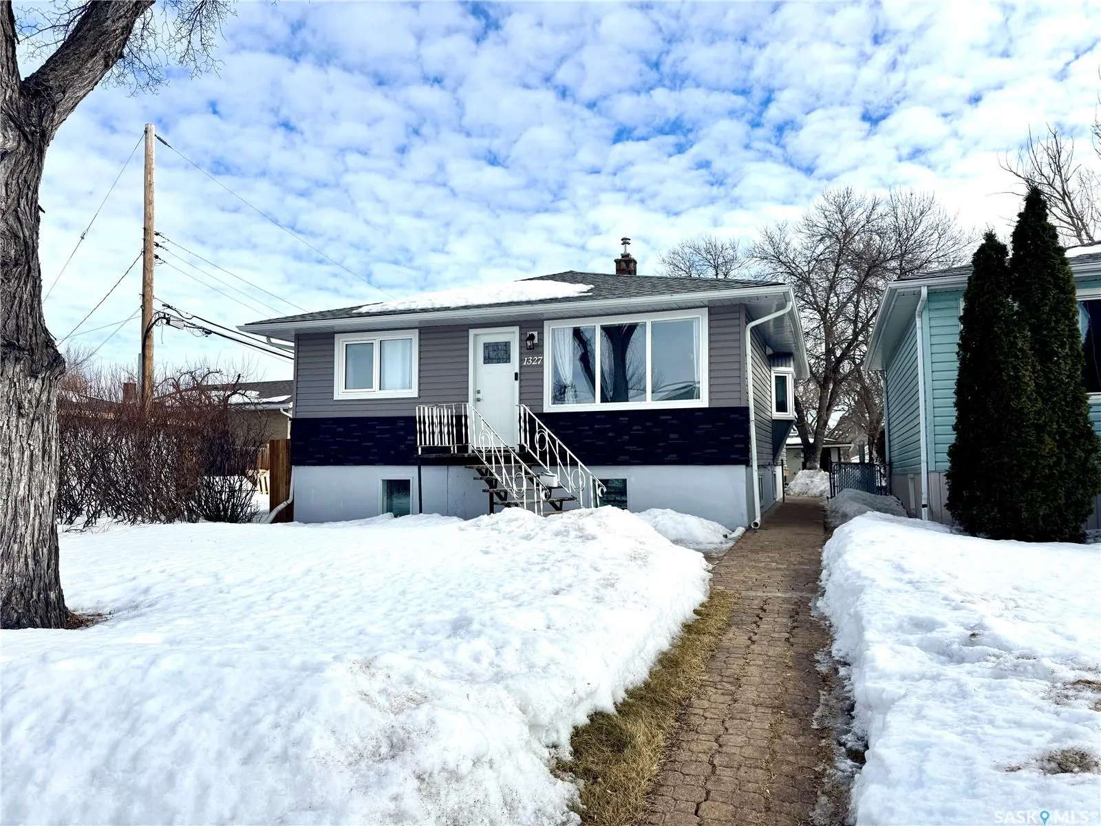 1327 Royal STREET