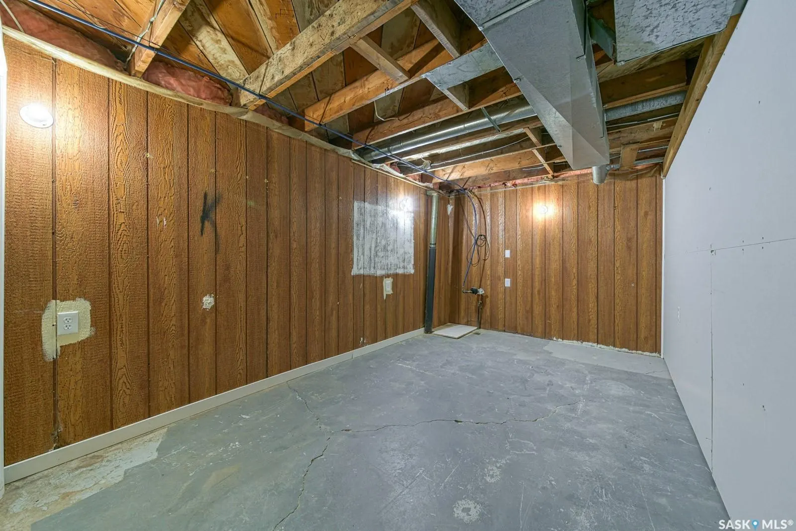 824 Retallack STREET